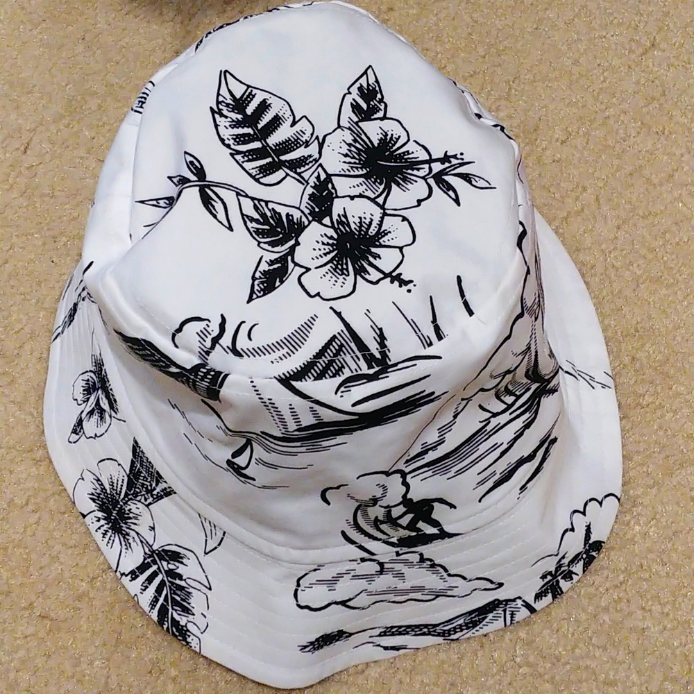 White and black tropical print hat